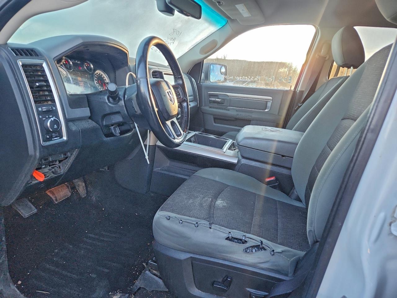 2014 RAM 1500 SLT photo 7