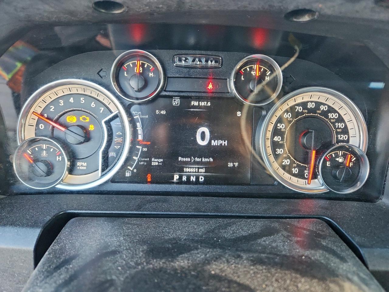 2014 RAM 1500 SLT photo 9