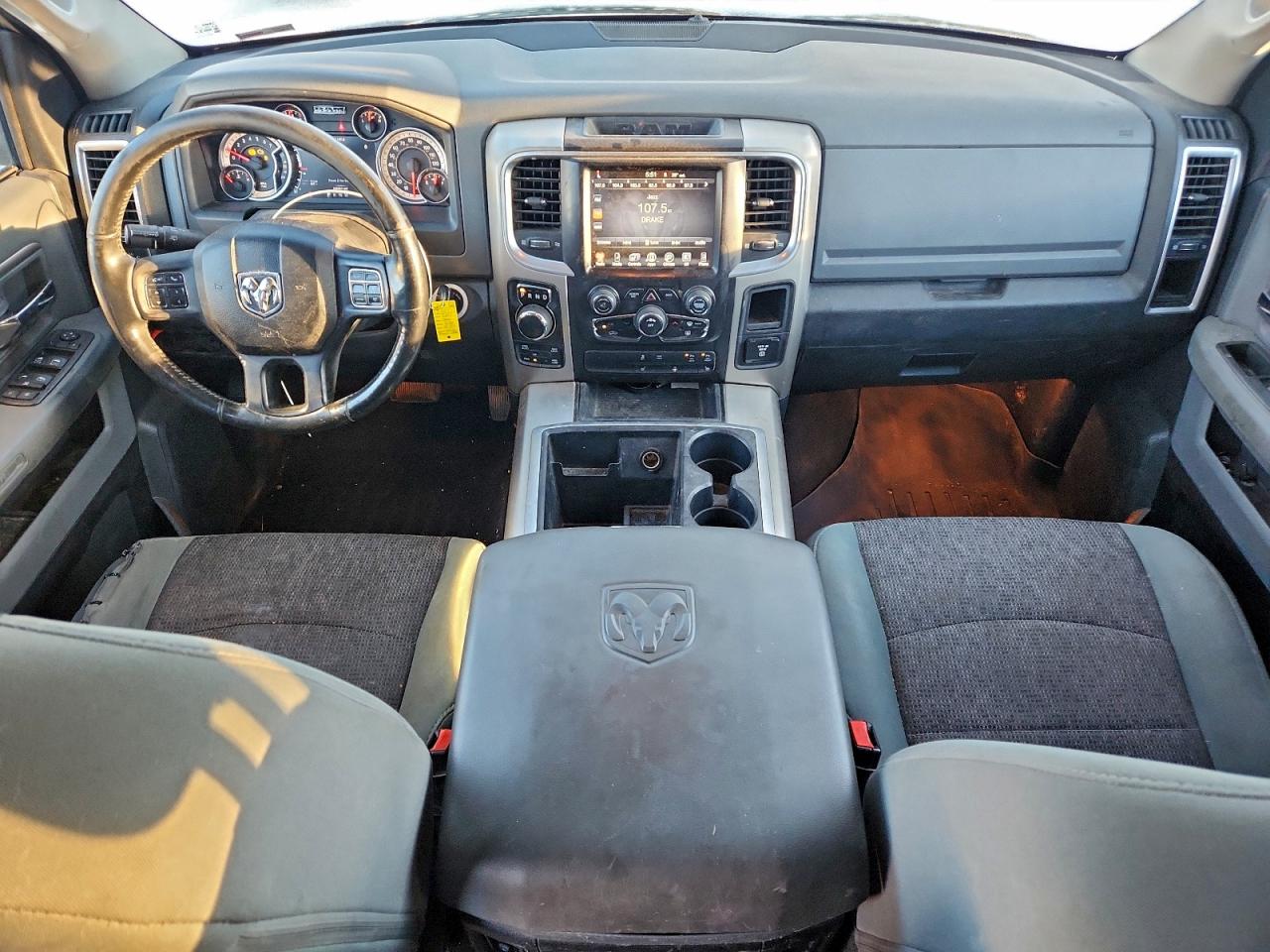 2014 RAM 1500 SLT photo 8