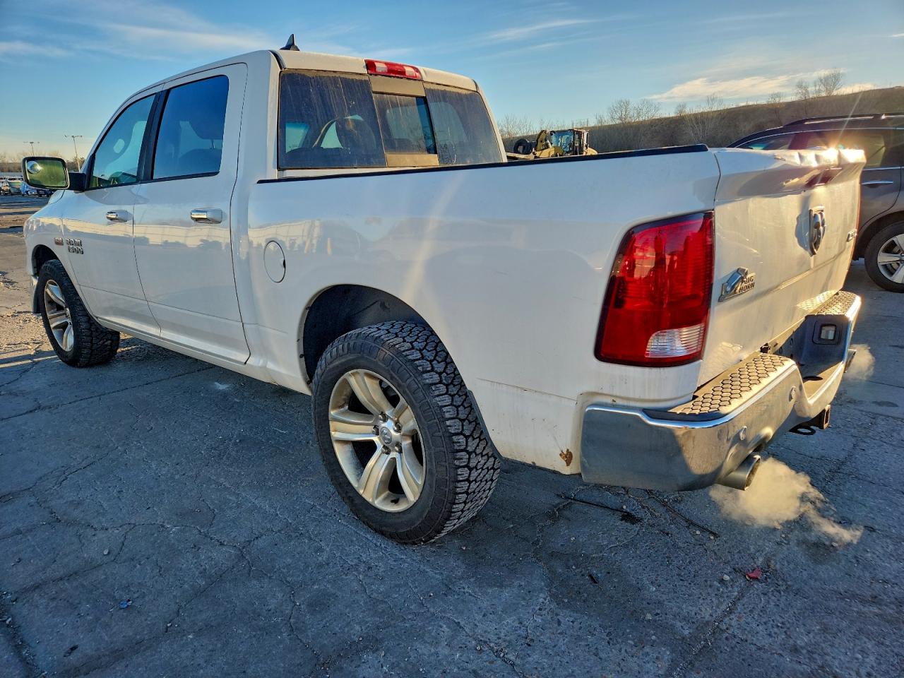 2014 RAM 1500 SLT photo 2