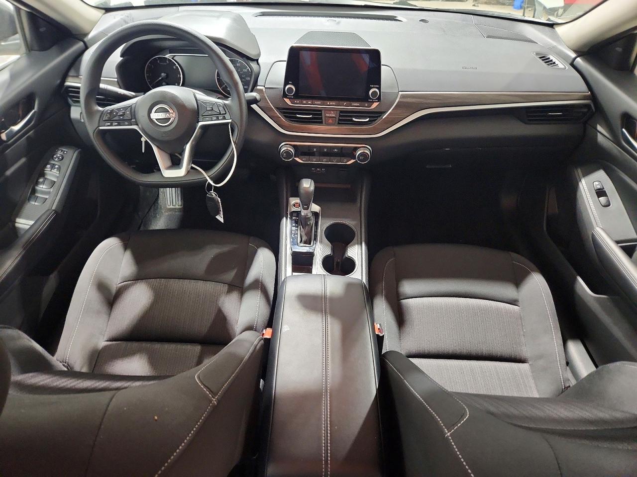2025 NISSAN ALTIMA SV photo 8