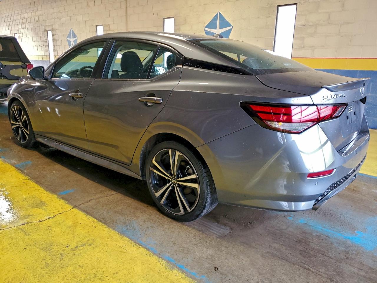 2022 NISSAN SENTRA SR photo 2
