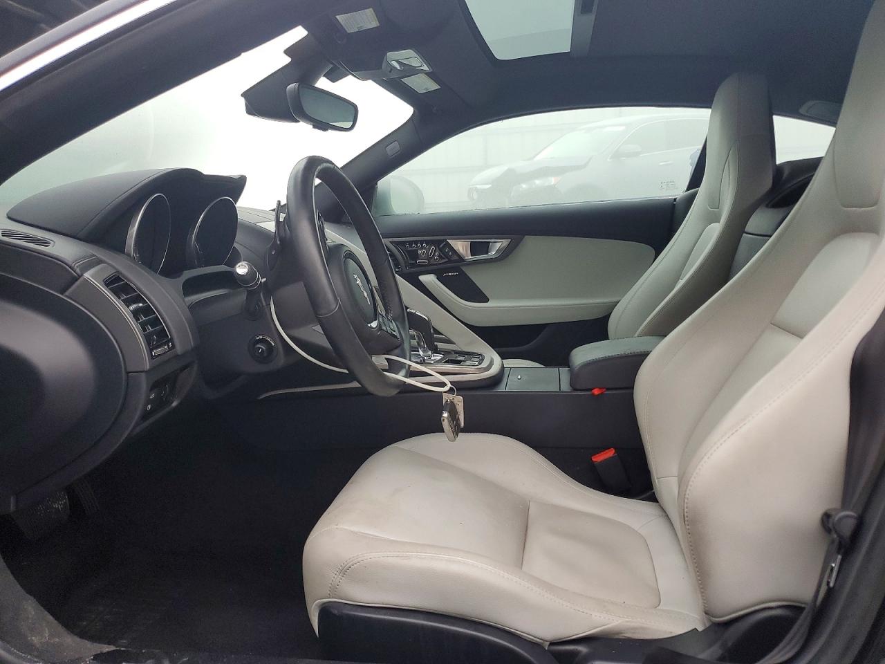 2015 JAGUAR F-TYPE photo 13