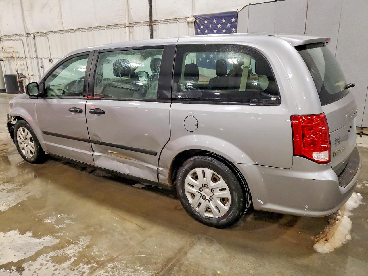 2013 DODGE GRAND CARAVAN SE photo 2