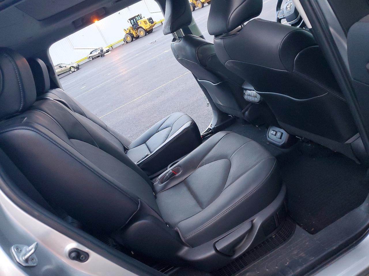 2022 TOYOTA HIGHLANDER HYBRID PLATINUM photo 11