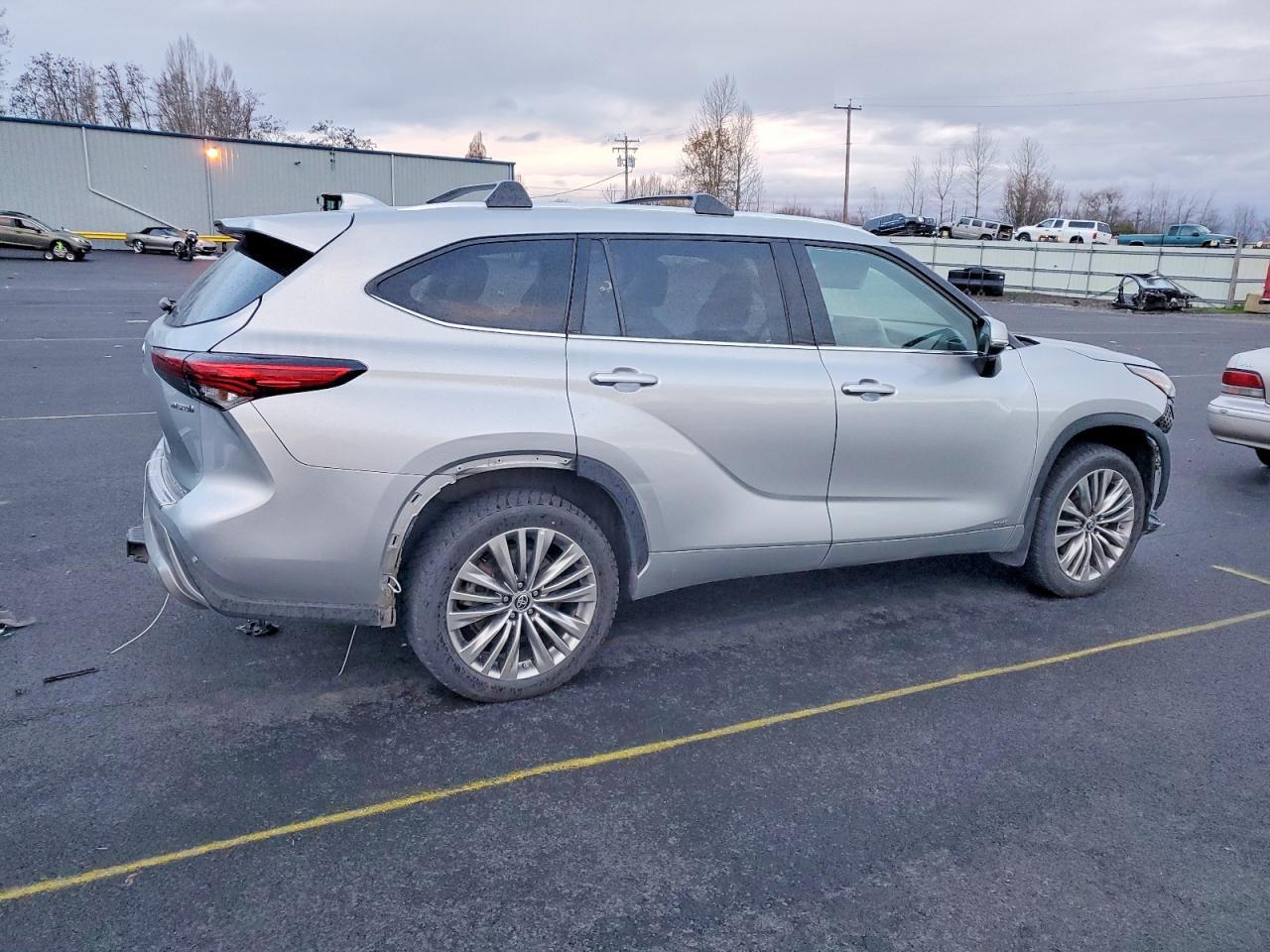2022 TOYOTA HIGHLANDER HYBRID PLATINUM photo 3