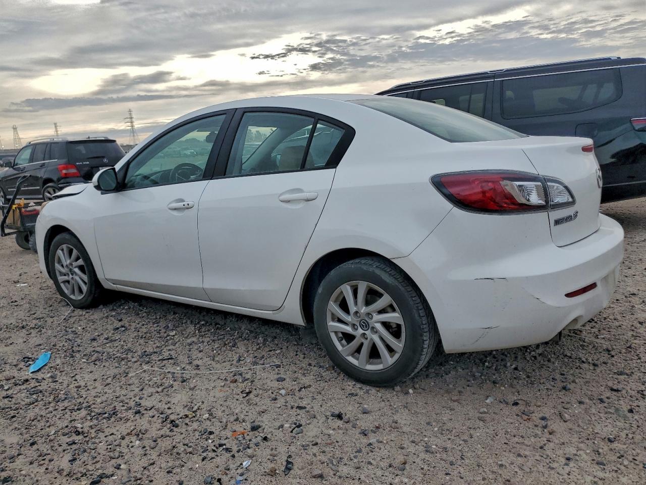 2013 MAZDA 3 I photo 2