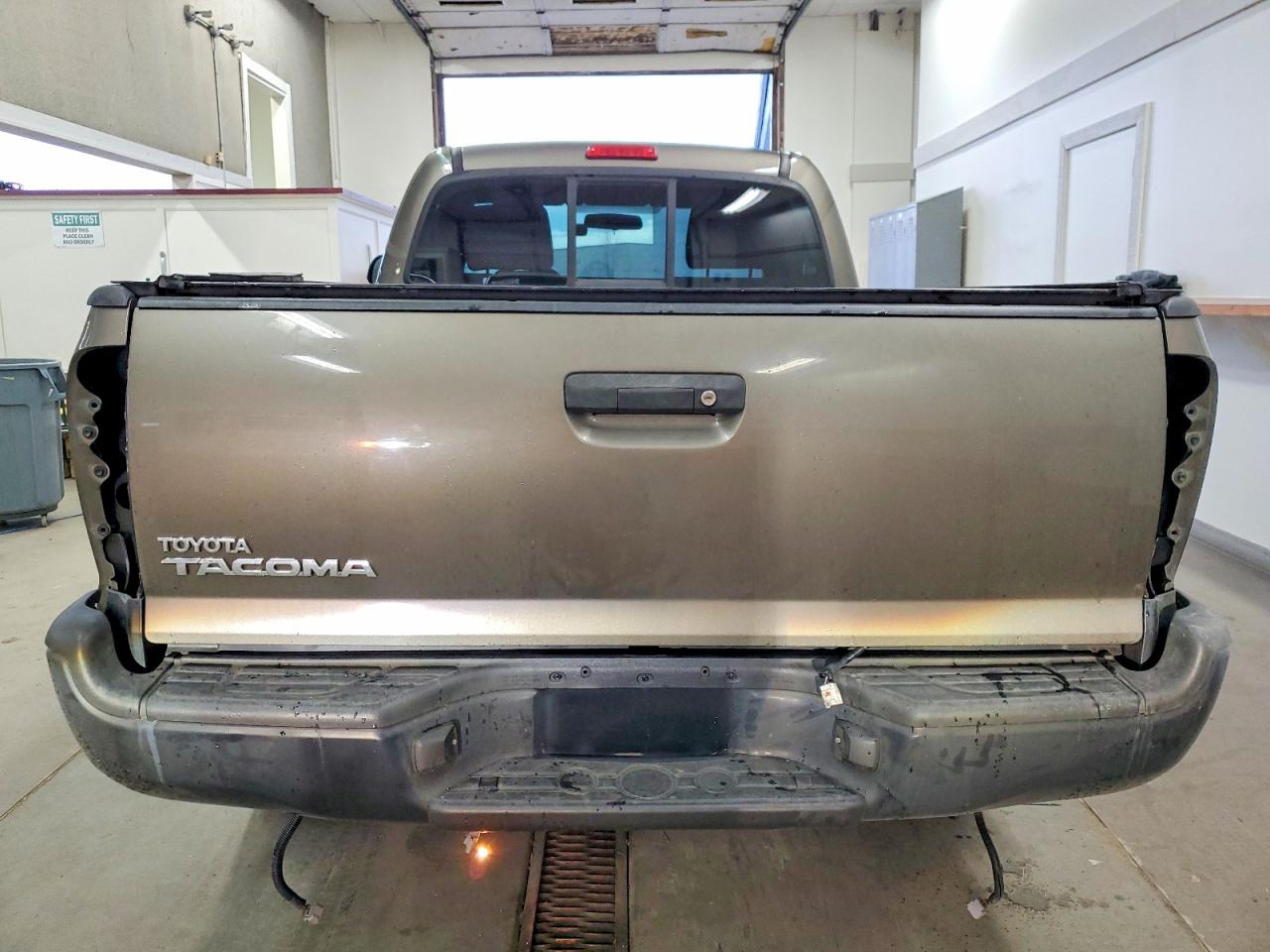 2012 TOYOTA TACOMA photo 6