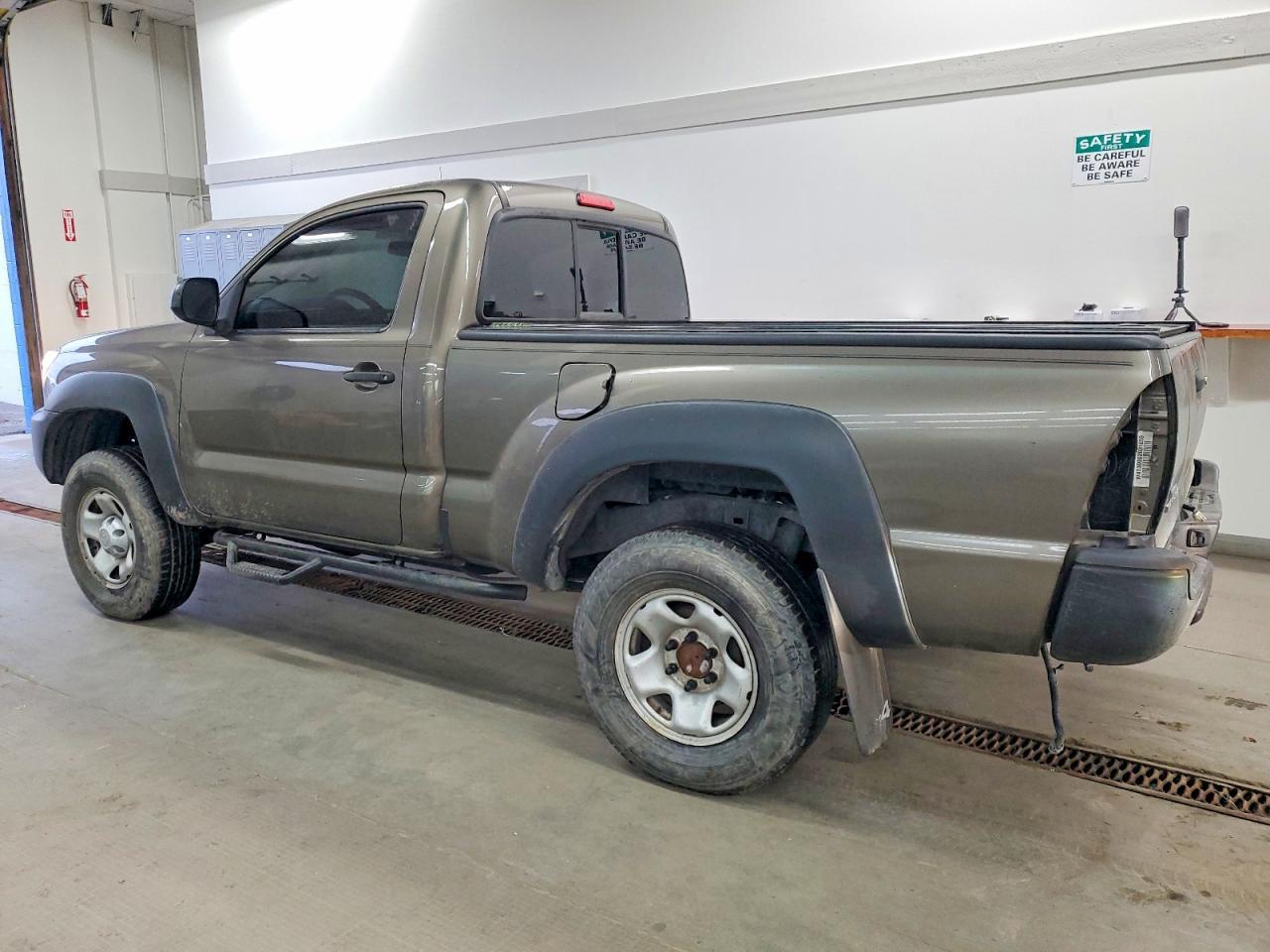 2012 TOYOTA TACOMA photo 2
