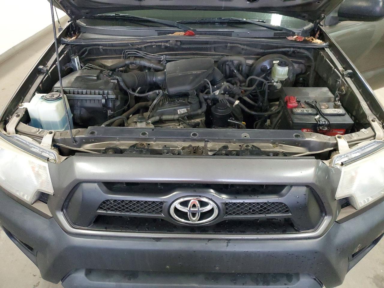 2012 TOYOTA TACOMA photo 11