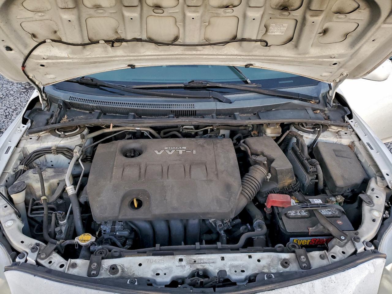 2010 TOYOTA COROLLA LE photo 11