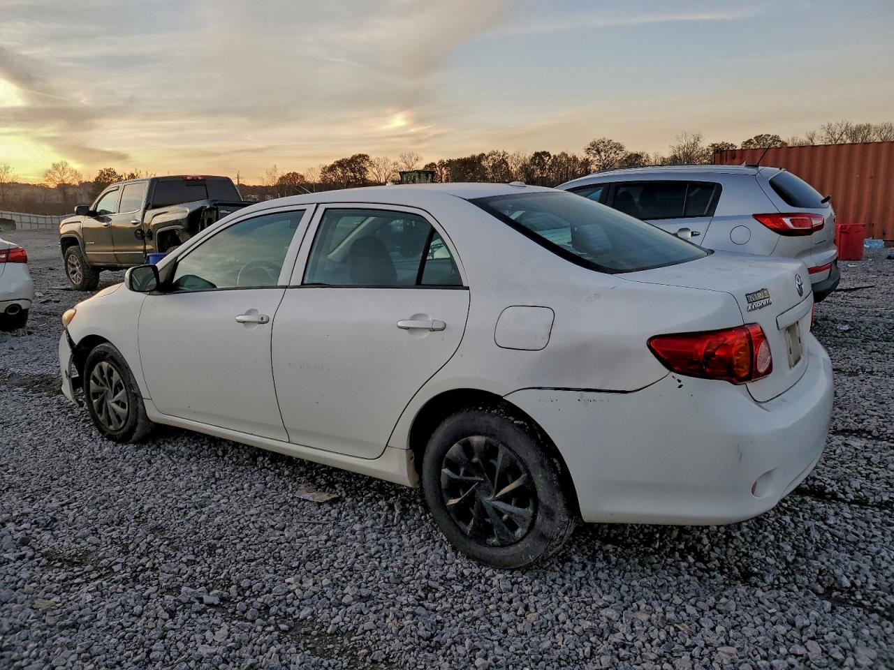 2010 TOYOTA COROLLA LE photo 2