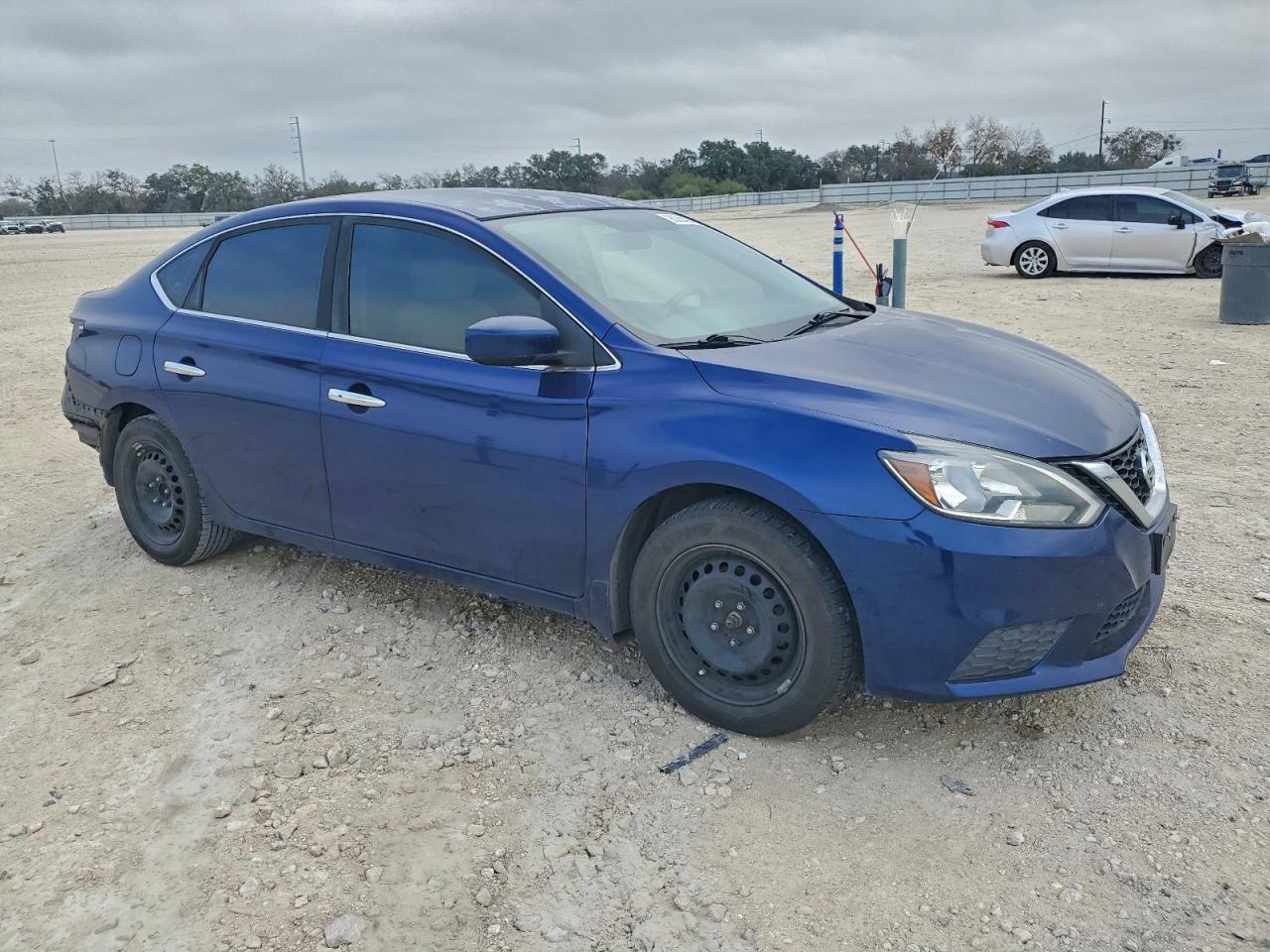 2016 NISSAN SENTRA S photo 4