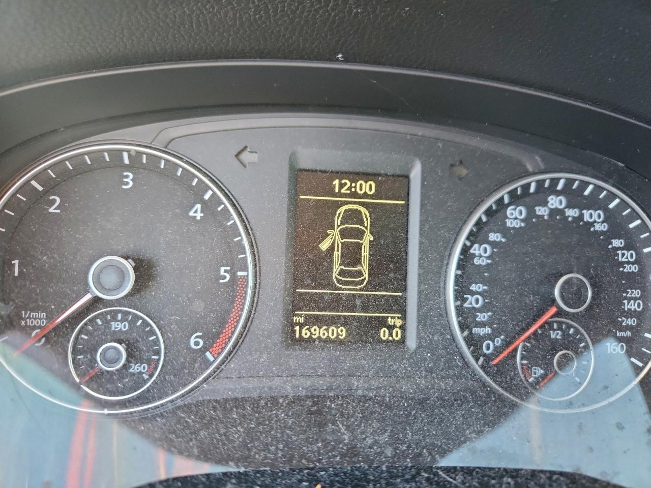 2014 VOLKSWAGEN PASSAT SE photo 9