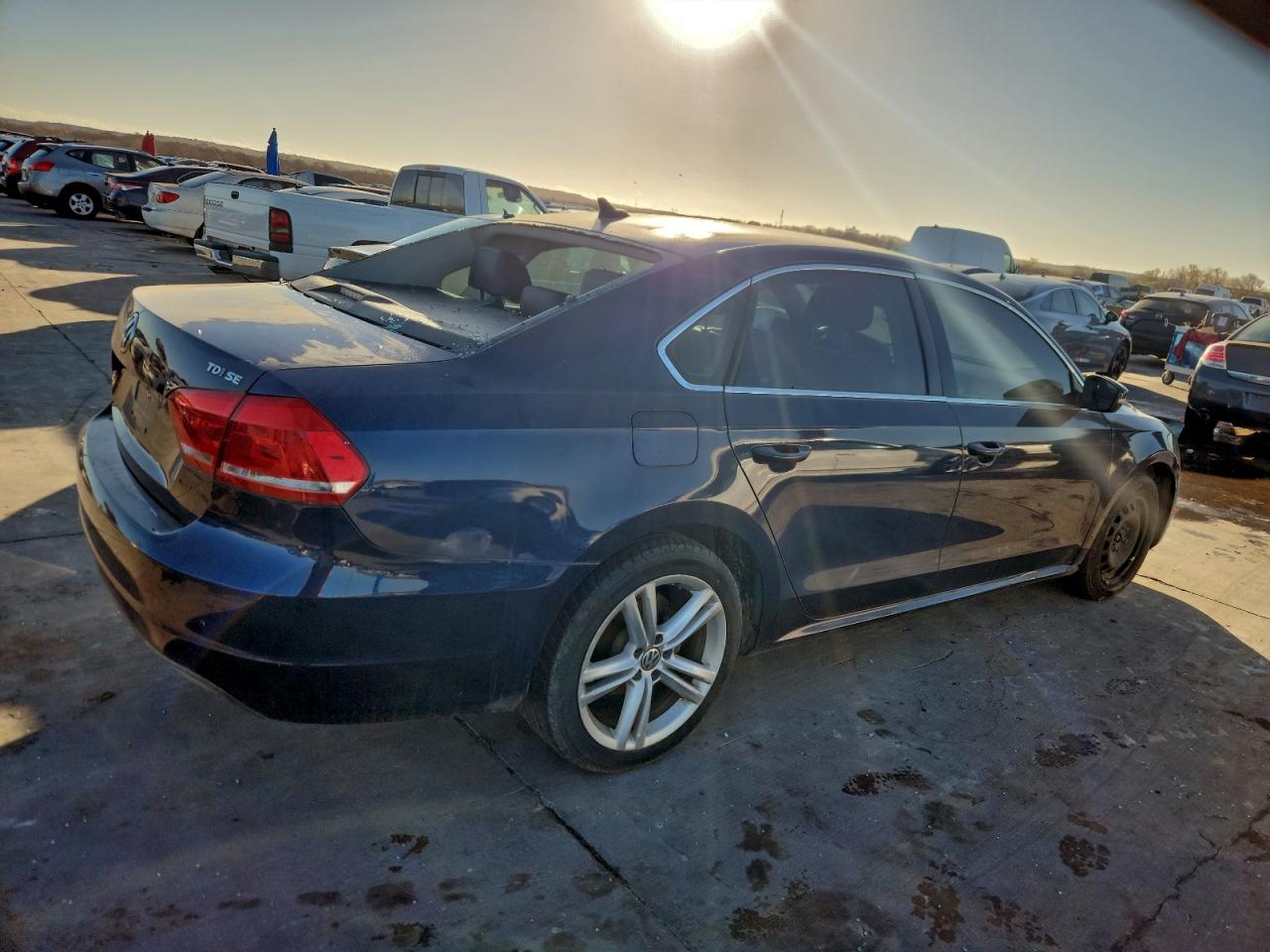 2014 VOLKSWAGEN PASSAT SE photo 3
