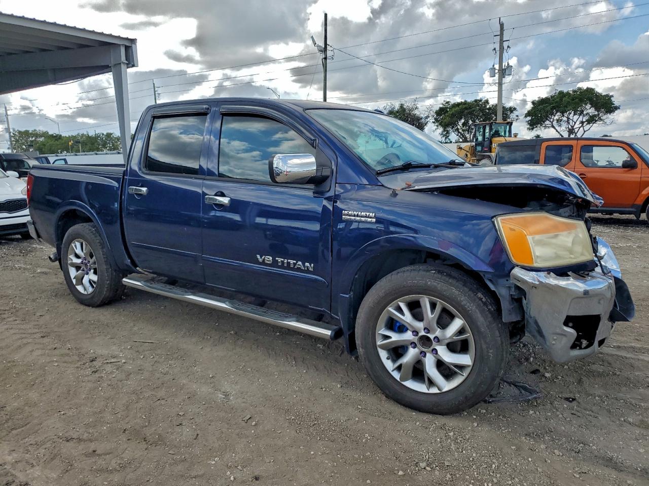 2011 NISSAN TITAN S photo 4
