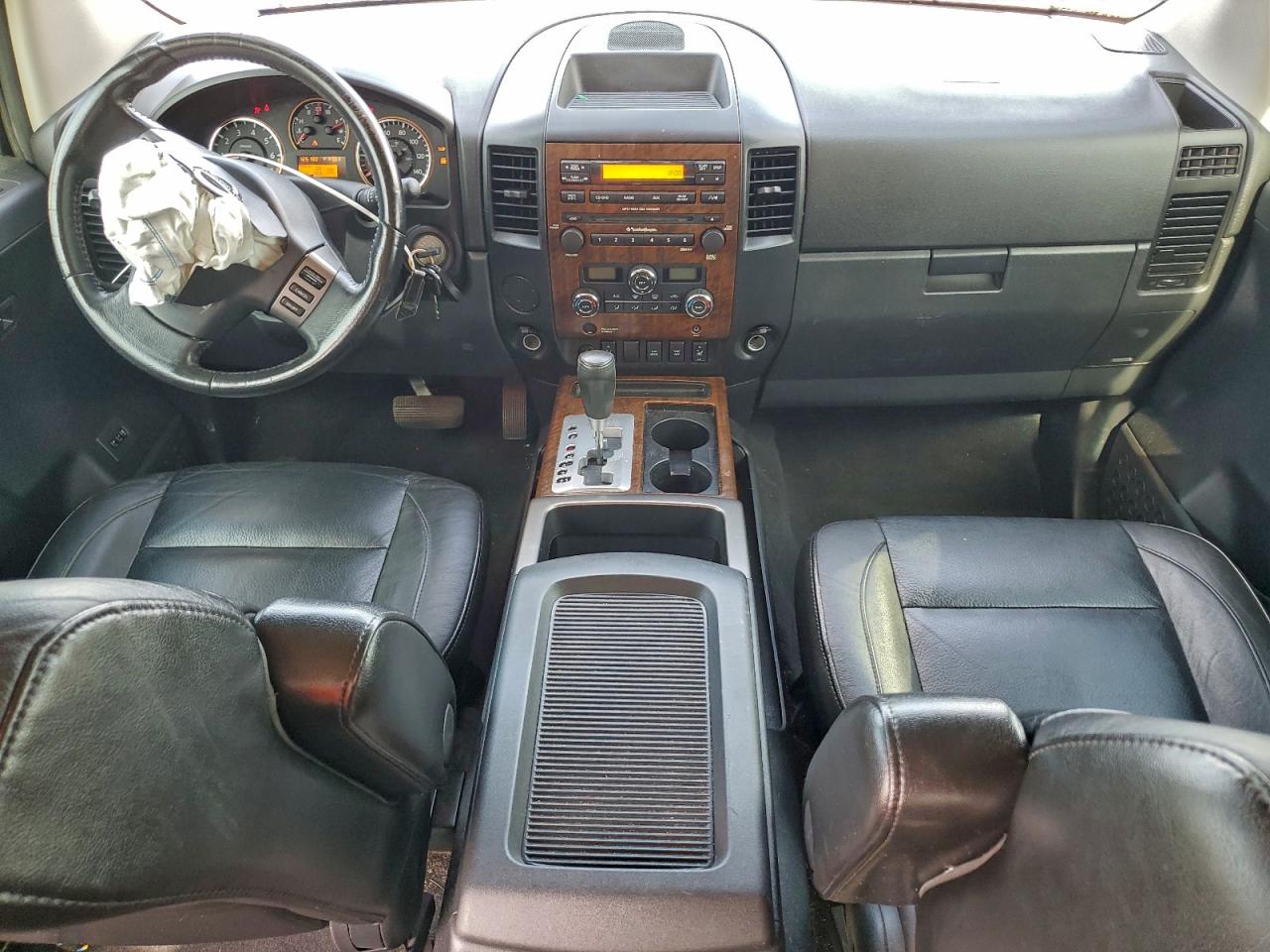 2011 NISSAN TITAN S photo 8