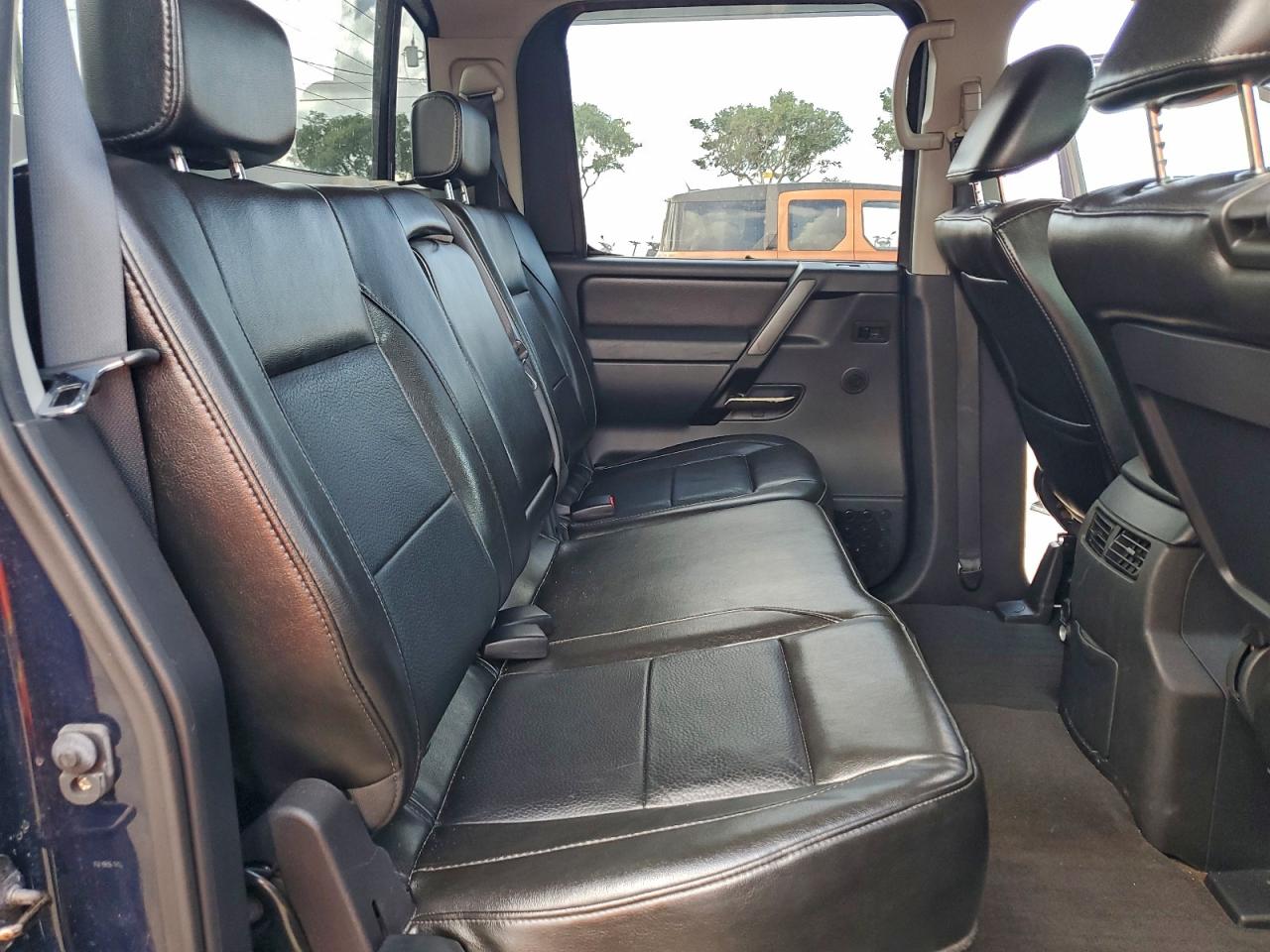 2011 NISSAN TITAN S photo 10