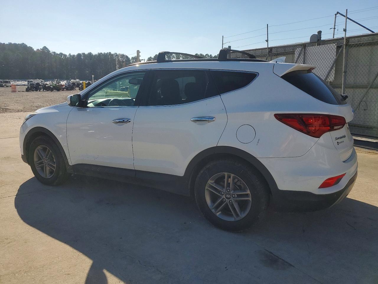 2017 HYUNDAI SANTA FE SPORT photo 2
