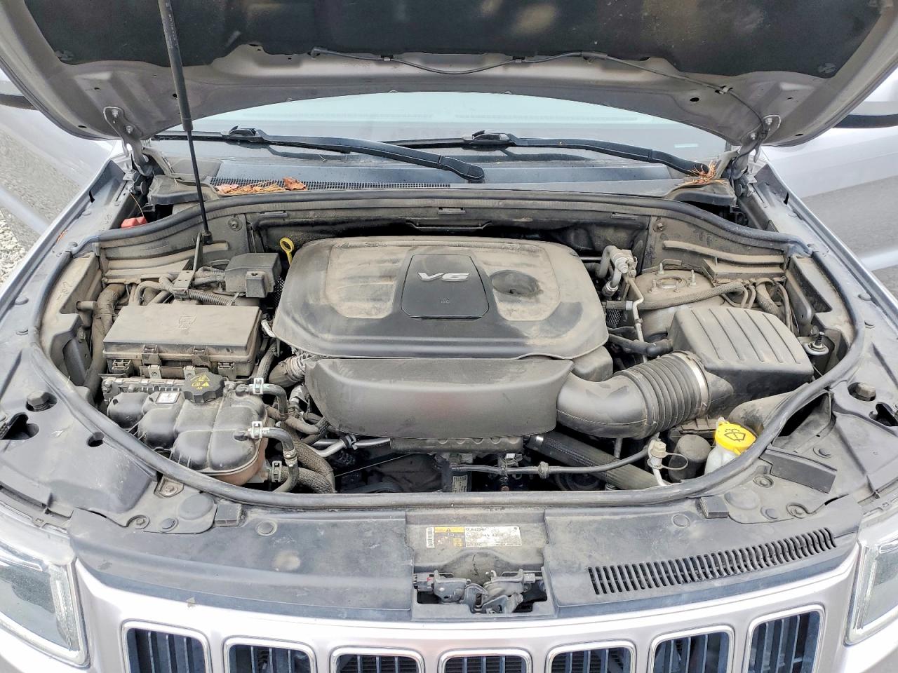 2016 JEEP GRAND CHEROKEE LAREDO photo 12