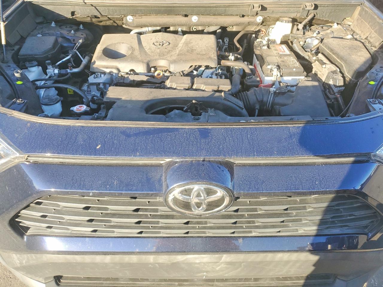 2021 TOYOTA RAV4 XLE photo 12