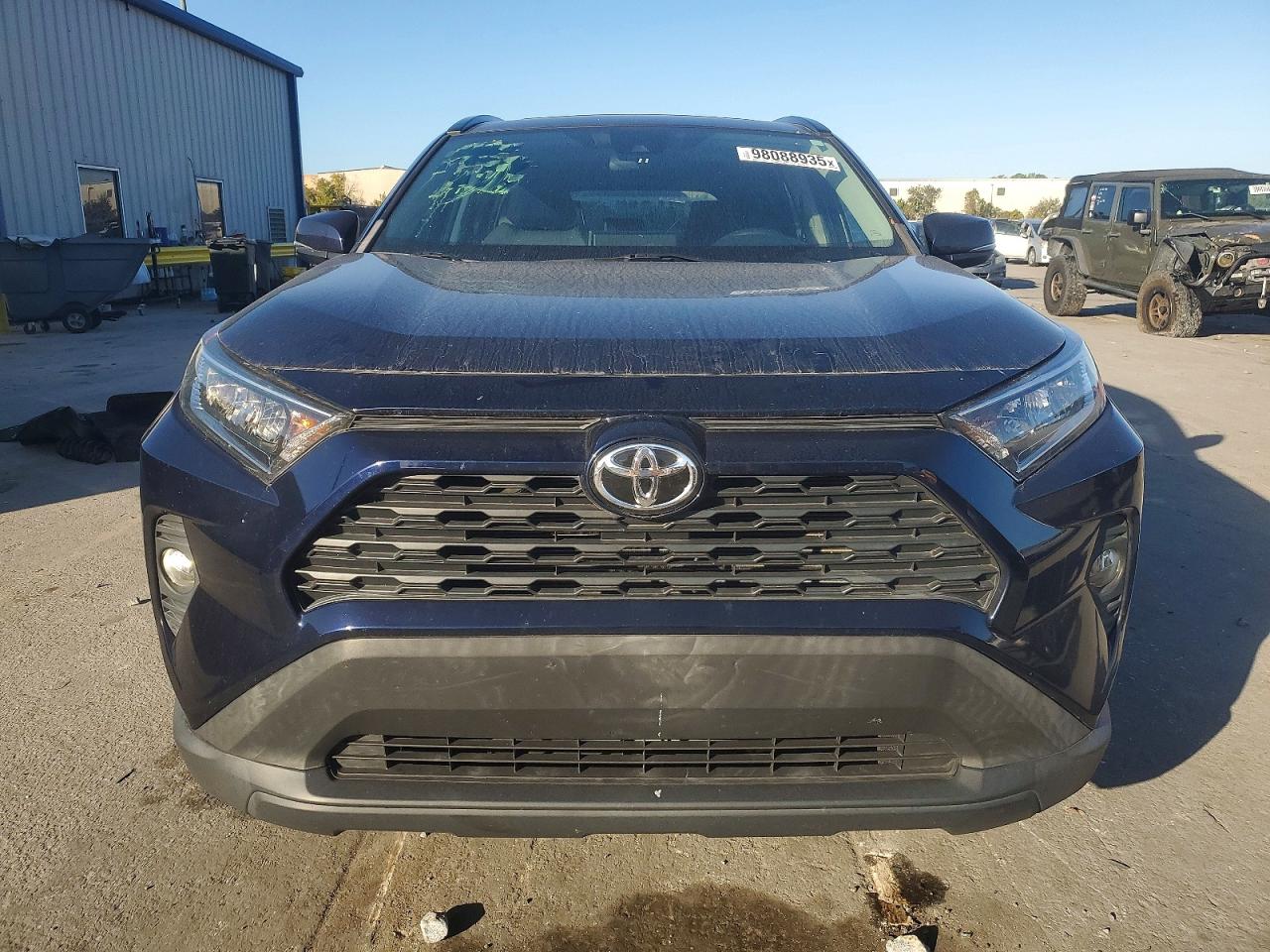 2021 TOYOTA RAV4 XLE photo 5