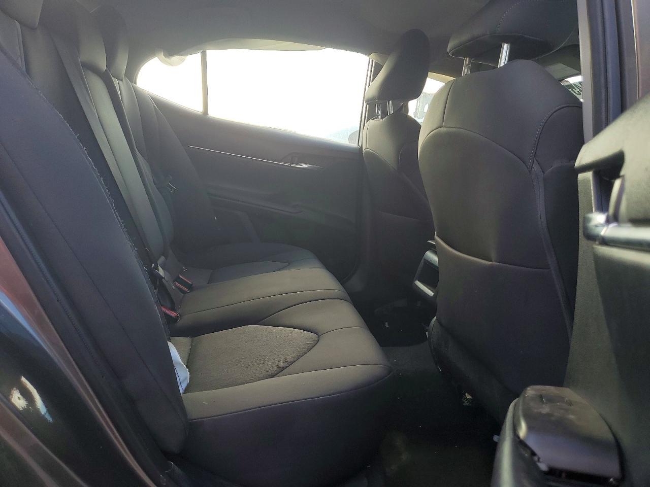 2024 TOYOTA CAMRY LE photo 10