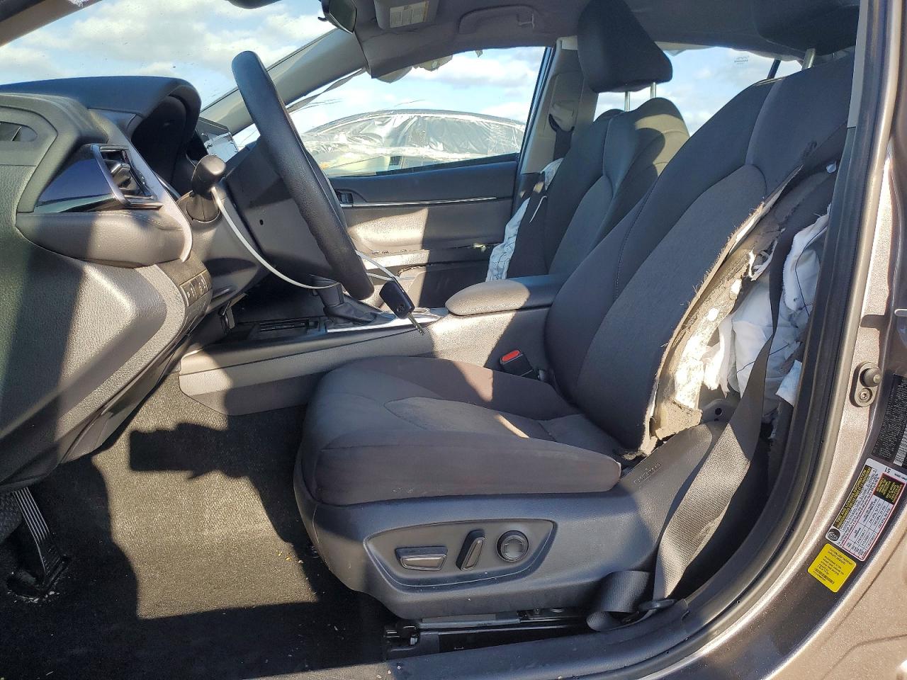 2024 TOYOTA CAMRY LE photo 7