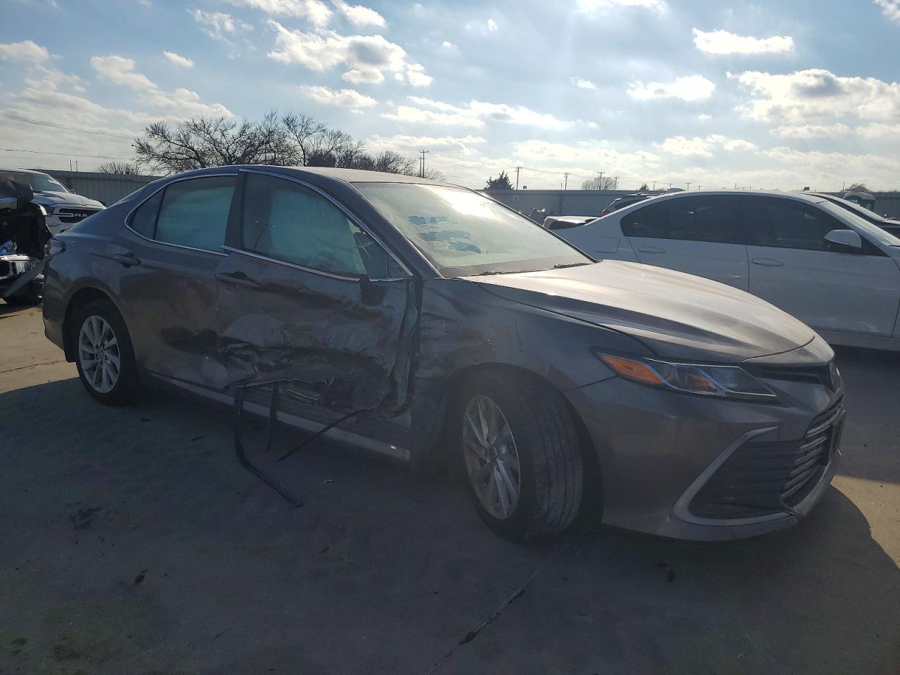 2024 TOYOTA CAMRY LE photo 4