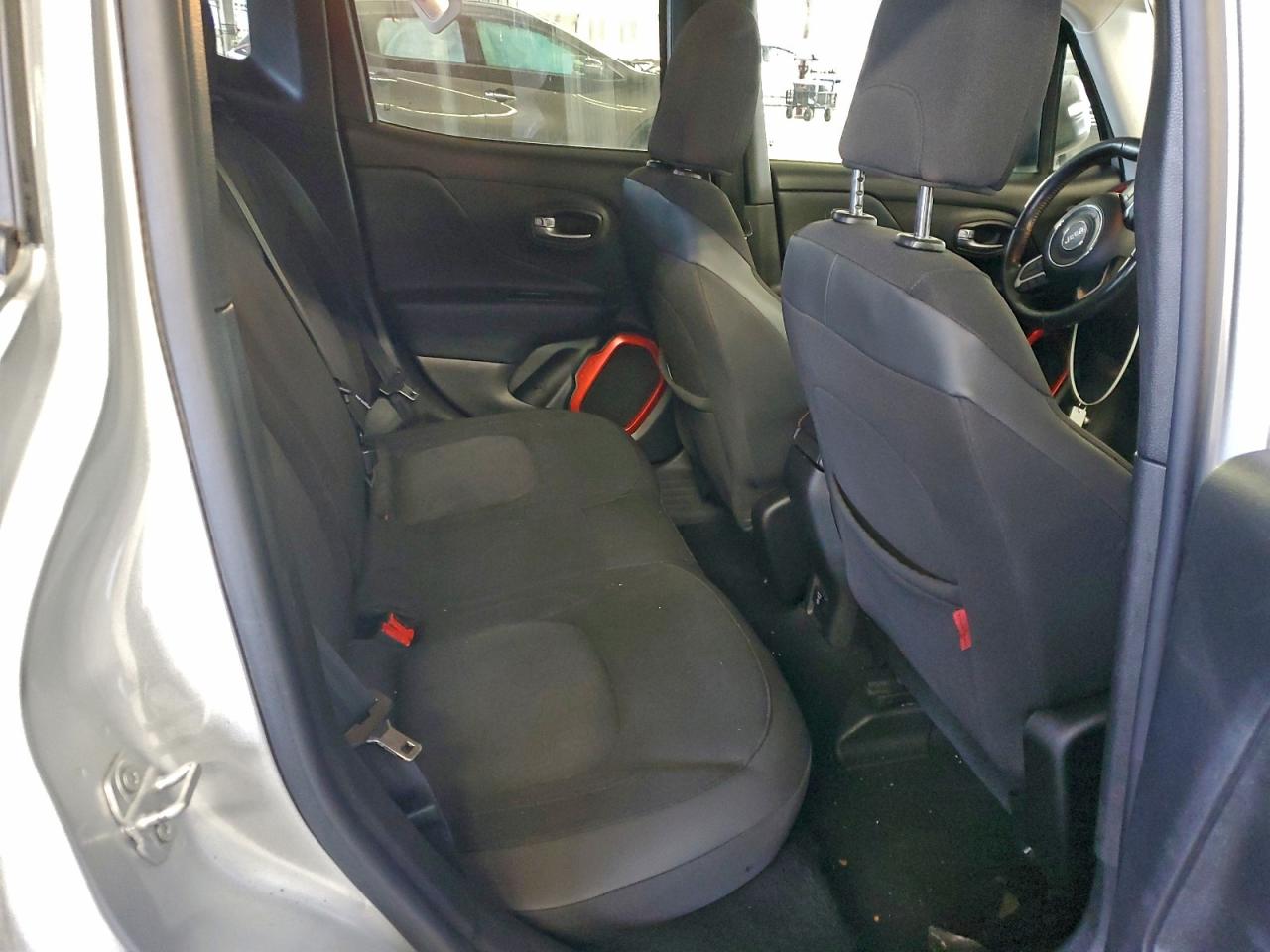 2017 JEEP RENEGADE TRAILHAWK photo 11