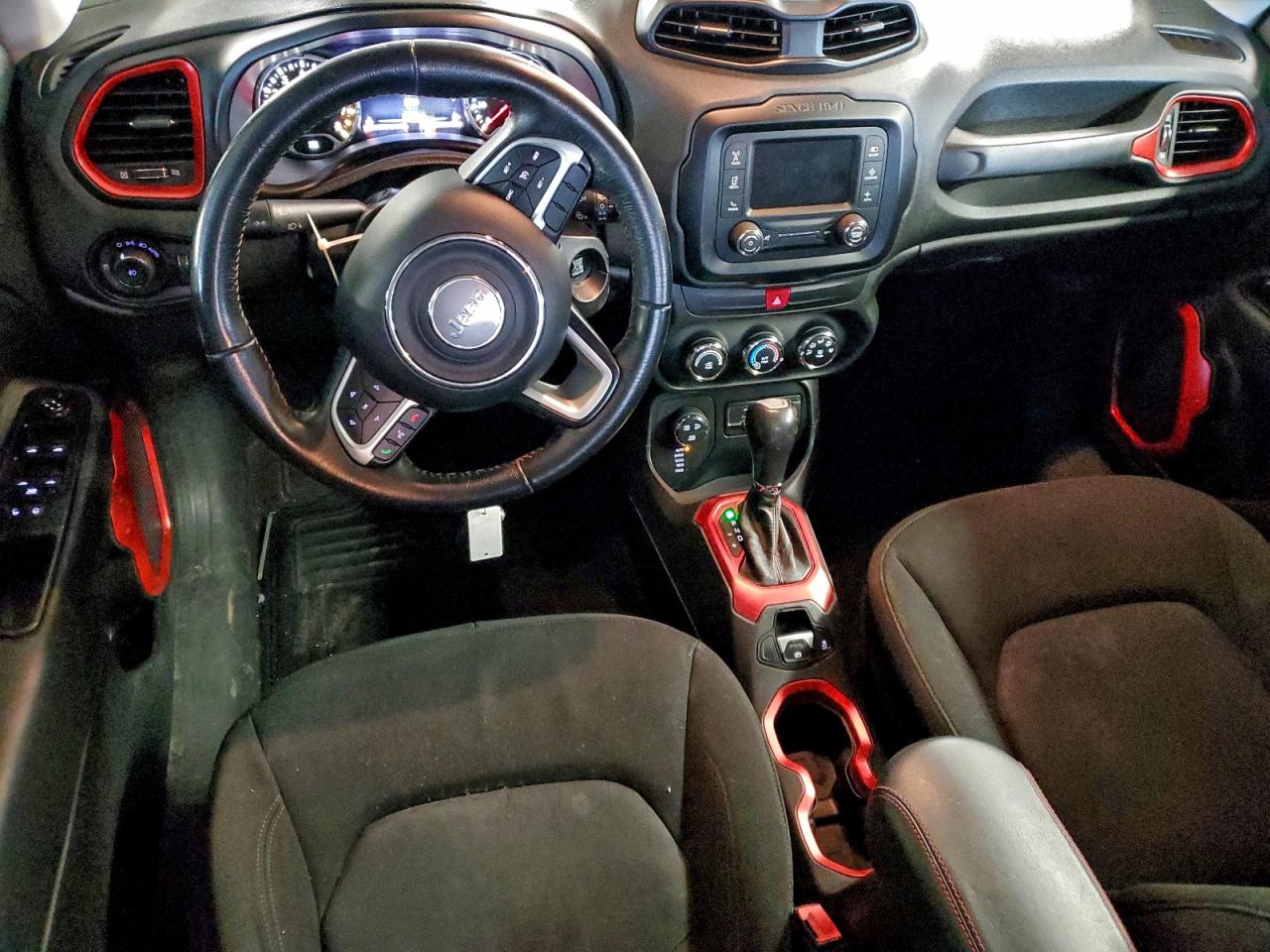 2017 JEEP RENEGADE TRAILHAWK photo 8