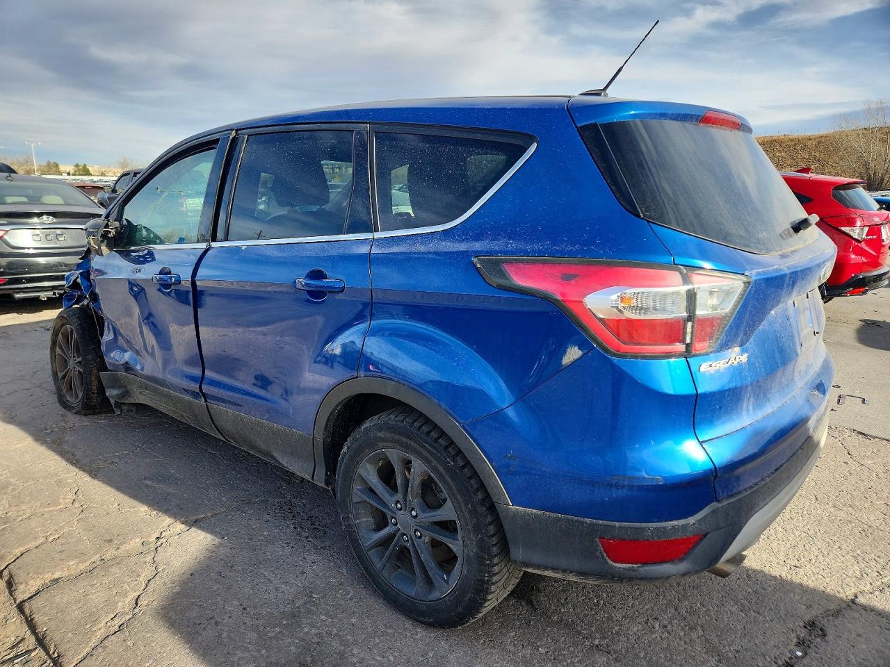 2017 FORD ESCAPE SE photo 2