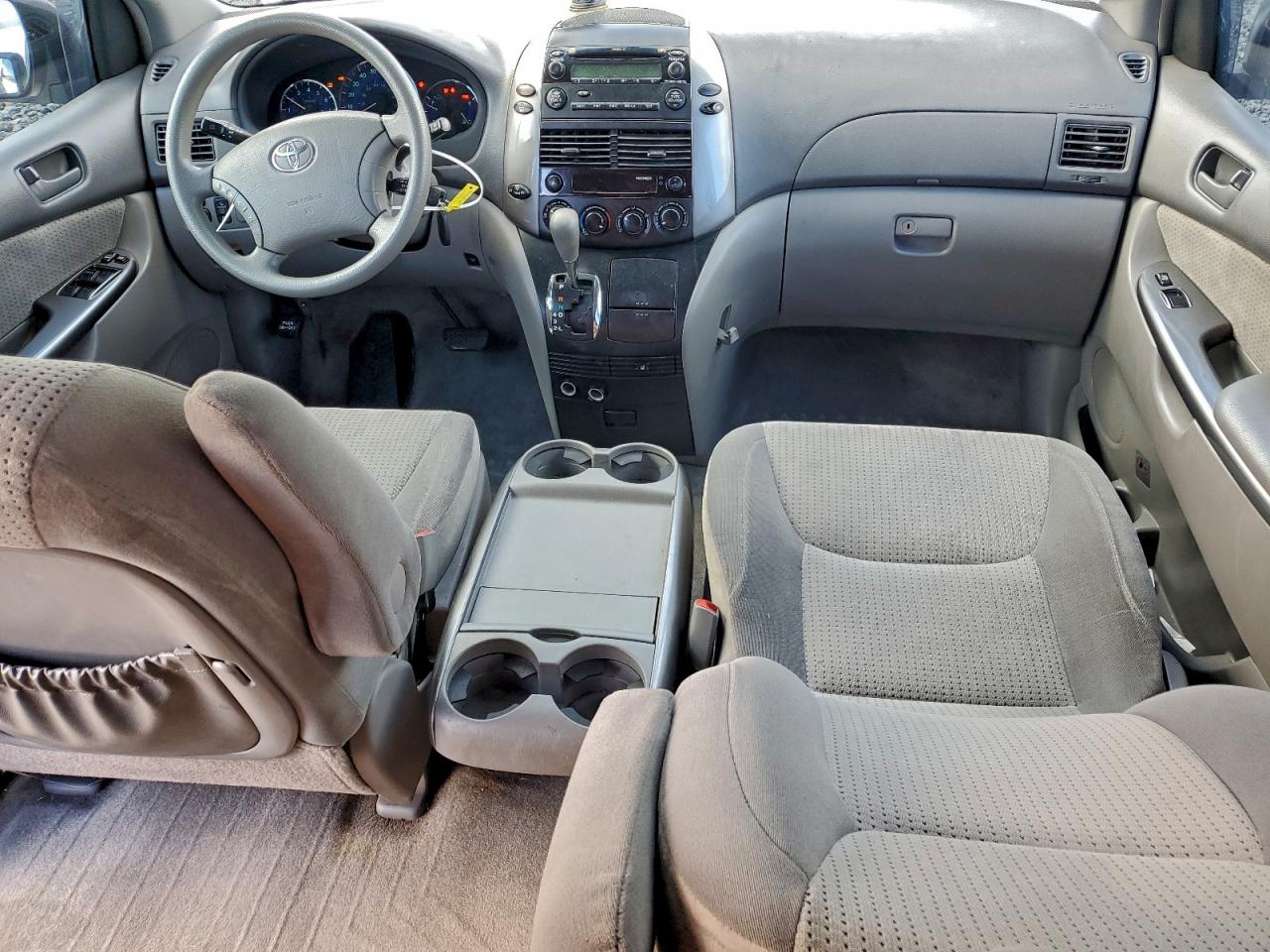 2008 TOYOTA SIENNA CE photo 8