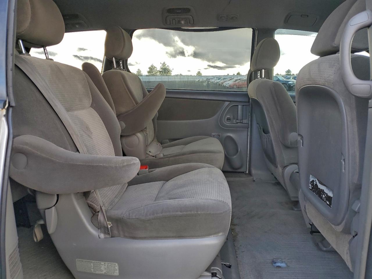 2008 TOYOTA SIENNA CE photo 11