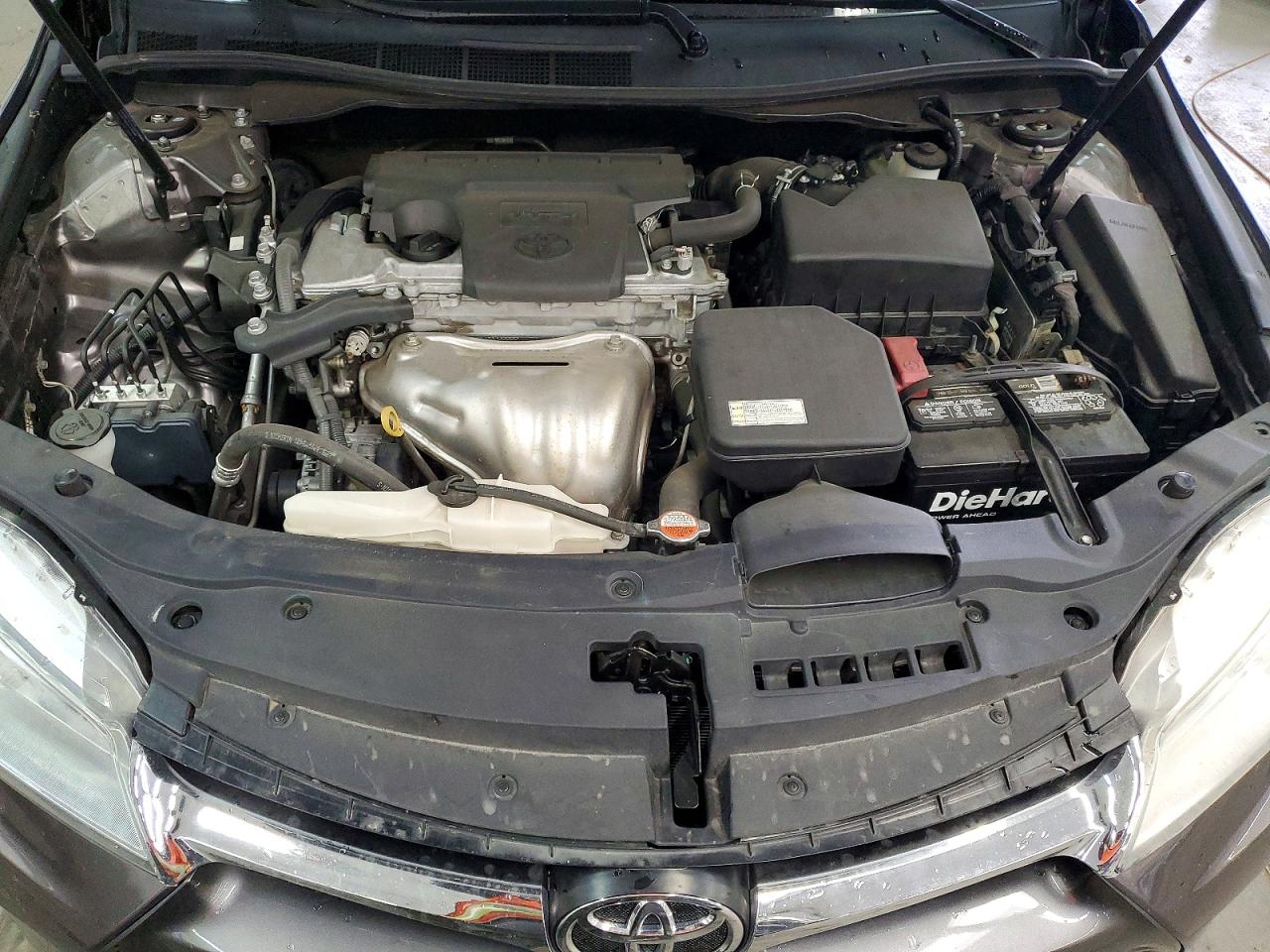 2016 TOYOTA CAMRY LE photo 11