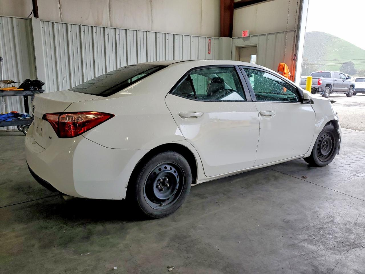 2018 TOYOTA COROLLA L photo 3