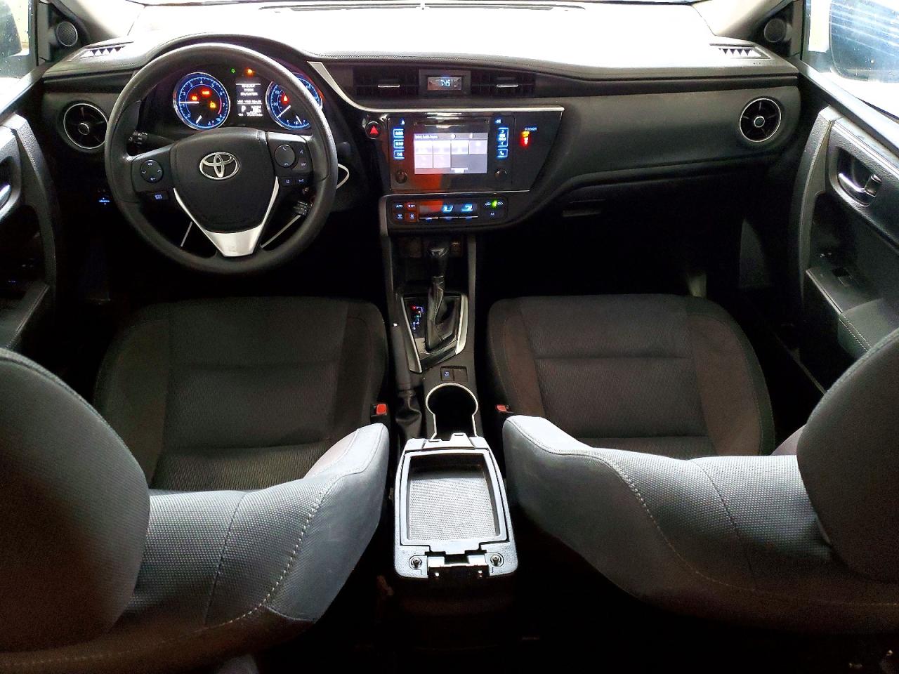 2018 TOYOTA COROLLA L photo 8