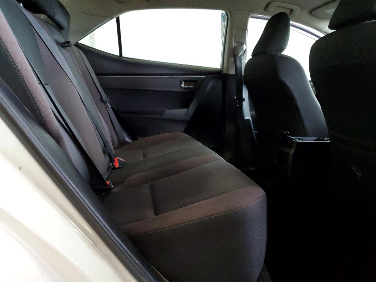 2018 TOYOTA COROLLA L photo 10