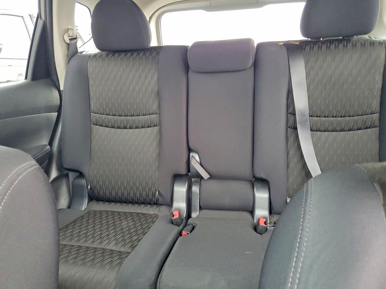 2017 NISSAN ROGUE SV photo 28