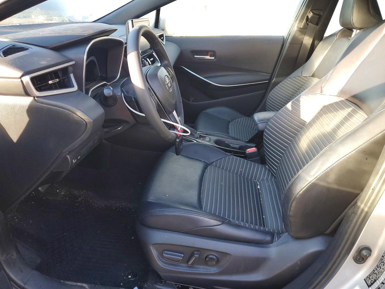 2022 TOYOTA COROLLA XSE photo 19