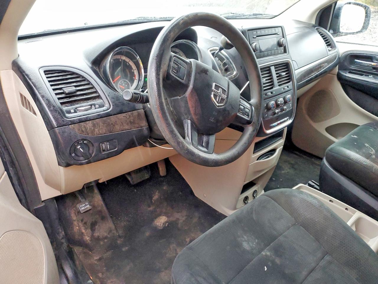 2011 DODGE GRAND CARAVAN MAINSTREET photo 8