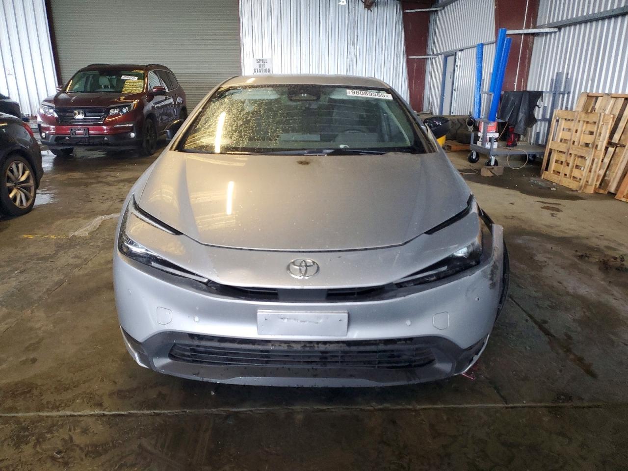 2024 TOYOTA PRIUS LE photo 5