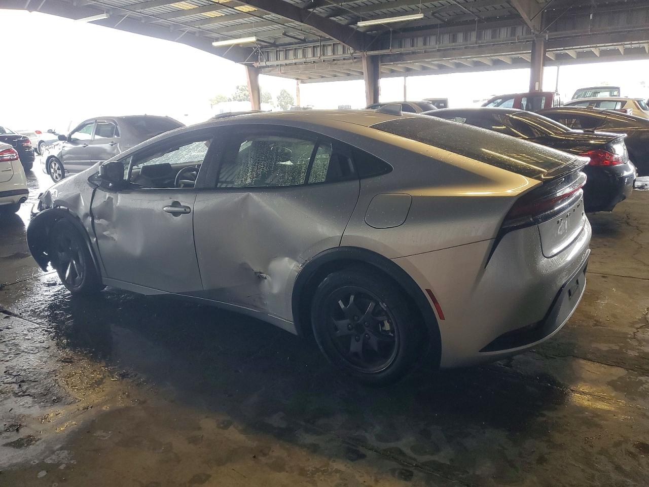 2024 TOYOTA PRIUS LE photo 2