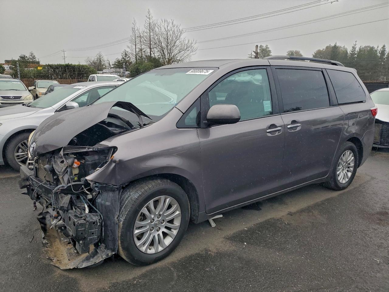 2015 TOYOTA SIENNA