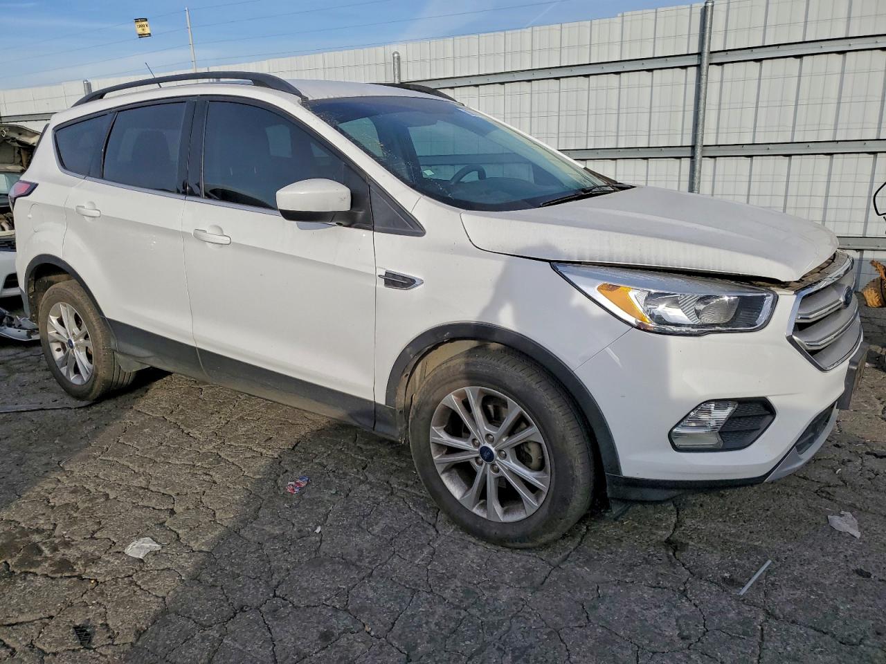 2018 FORD ESCAPE SE photo 4