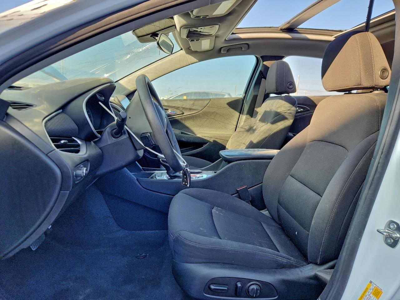 2023 CHEVROLET MALIBU LT photo 7
