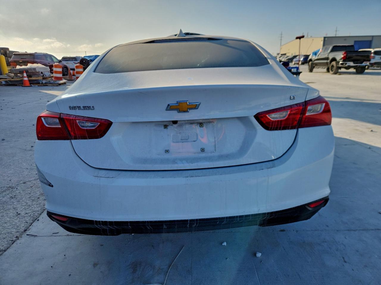 2023 CHEVROLET MALIBU LT photo 6