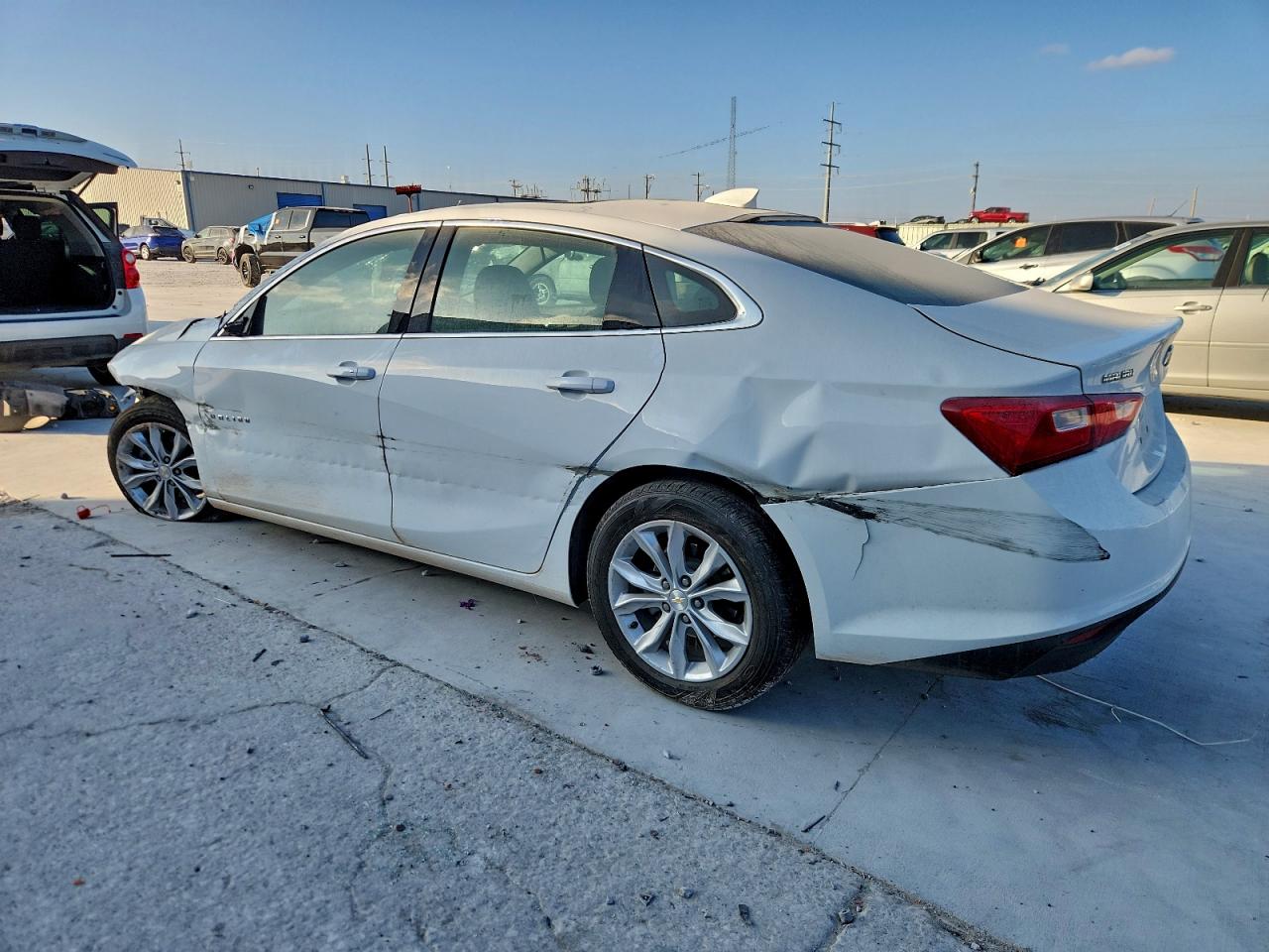 2023 CHEVROLET MALIBU LT photo 2
