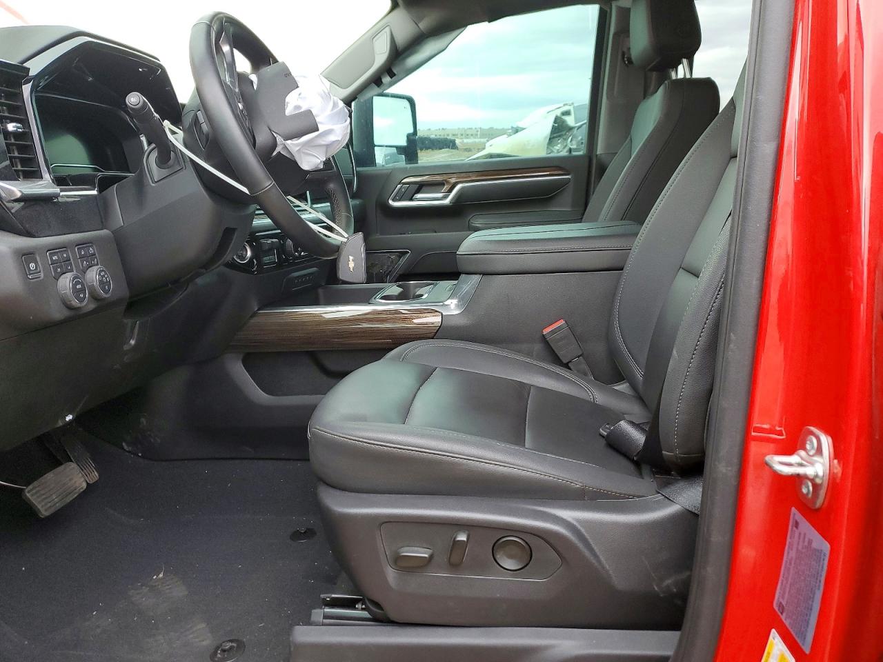 2025 CHEVROLET SILVERADO K3500 LT photo 7
