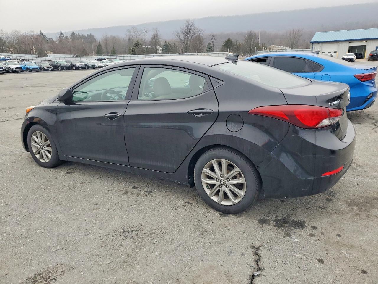 2016 HYUNDAI ELANTRA SE photo 2